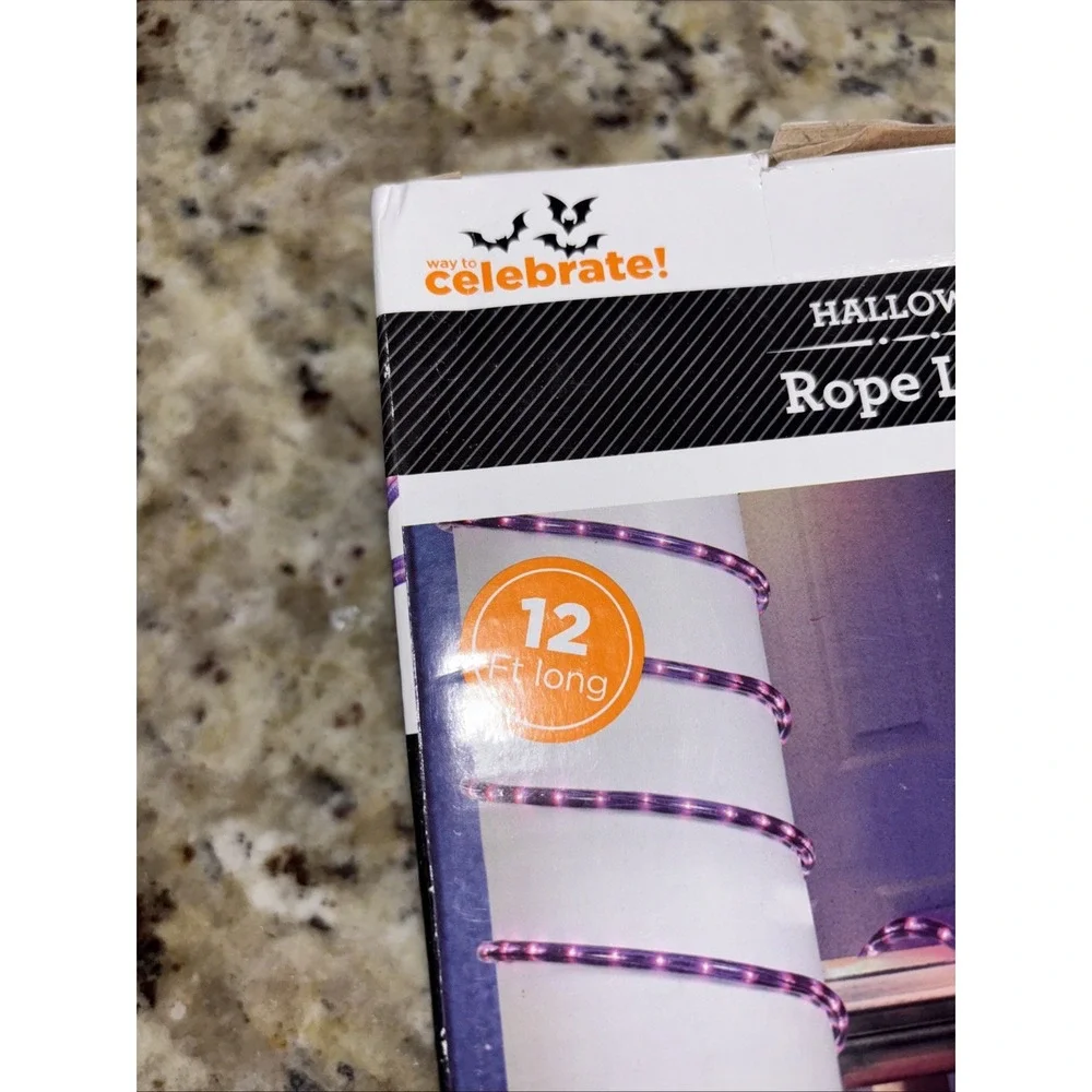 12ft Purple Rope‎ Lights Indoor/Outdoor NIB. 2519